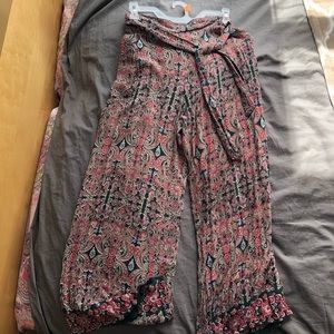 Flowy boho patterned pants